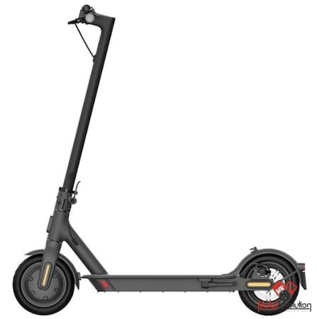 Trotineta electrica Xiaomi Mi Scooter Essential putere motor 250 W autonomie 20 Km viteza maxima 20 Km/h Negru